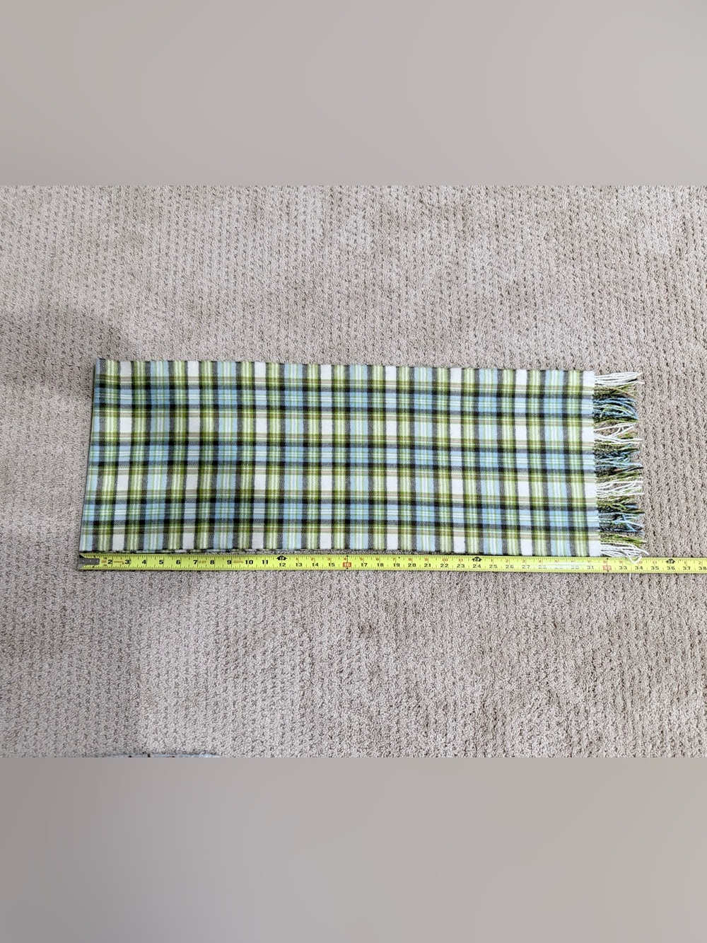 100% Cashmere Plaid Scarf Made in Scotland Green Blue Cream Fringe - Picture 9 of 9
